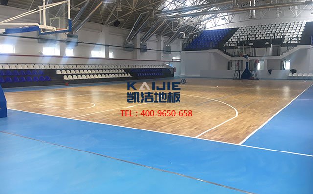 籃球館專用體育木地板清理口香糖——?jiǎng)P潔體育木地板
