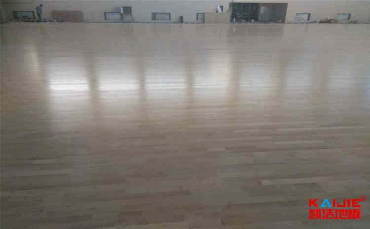 現(xiàn)在開壁球館究竟賺不掙錢——凱潔地板
